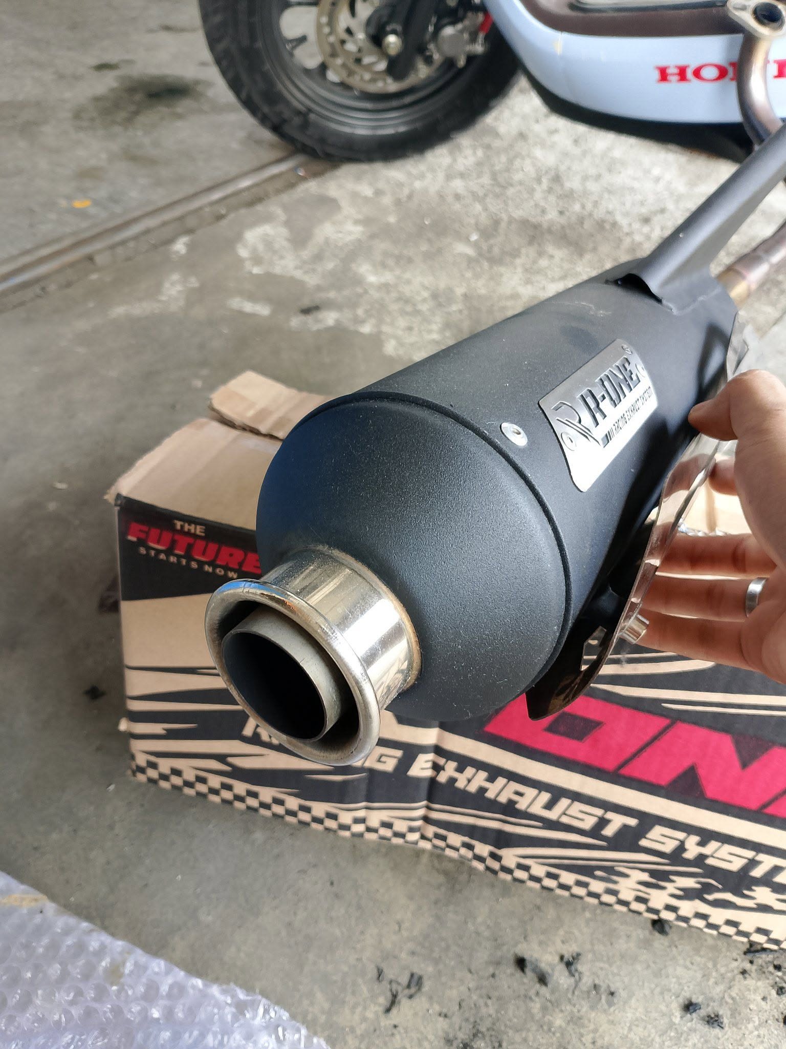 Dijual Gaduh R One V2 EK – Suara Padat, Ngebas Adem, Bekas Pakai Scoopy!