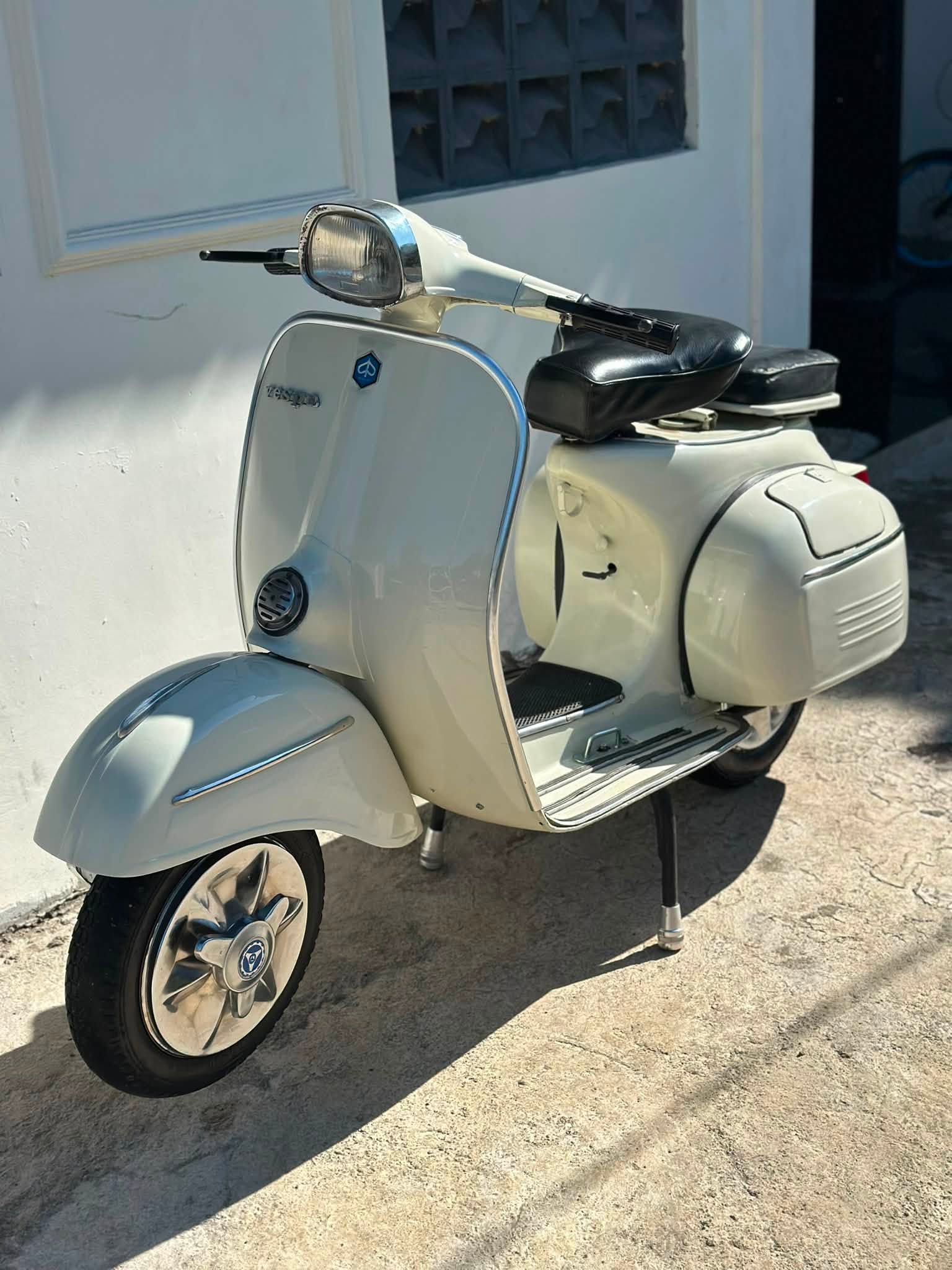 Vespa Sprint 1975 Original – Pajak On, Mesin Halus, Siap Touring, Harga Nego!