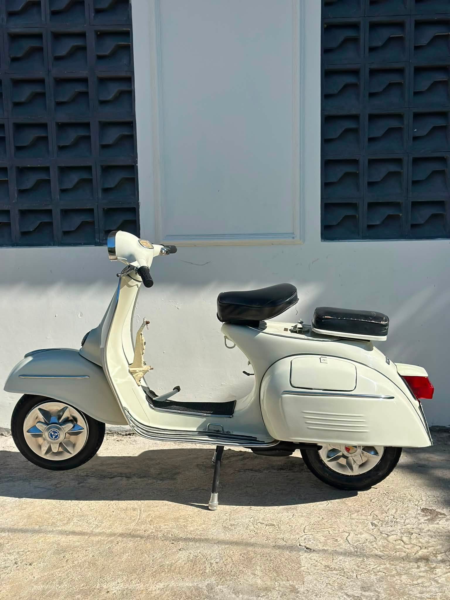 Vespa Sprint 1975 Original – Pajak On, Mesin Halus, Siap Touring, Harga Nego!