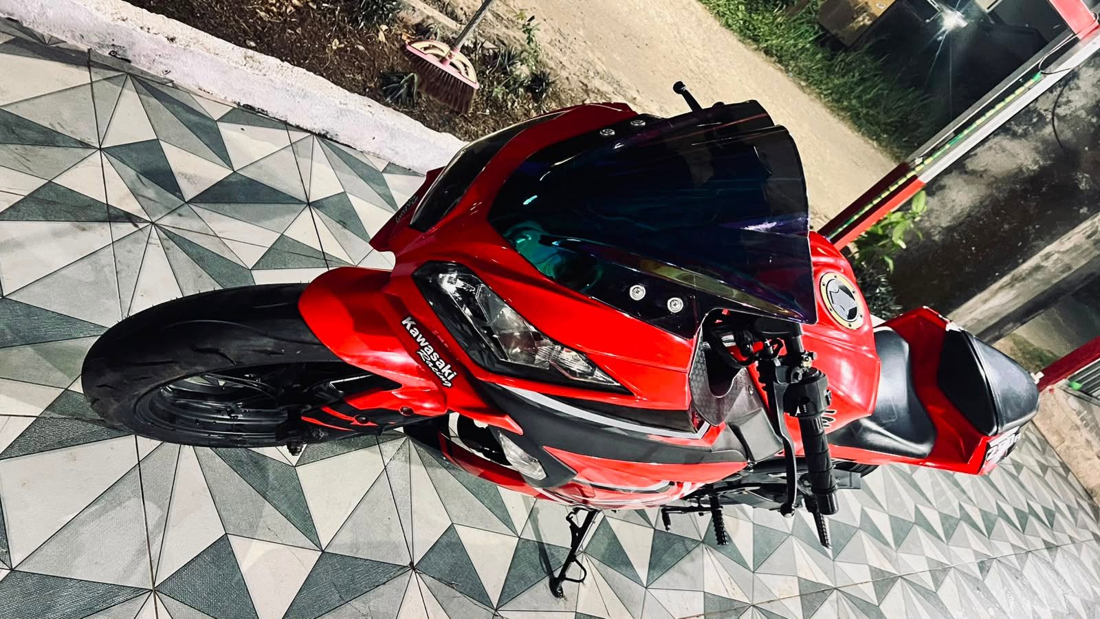 Dijual Kawasaki Ninja 250 4 Tak SS 2017 – KM Rendah, Siap Pakai