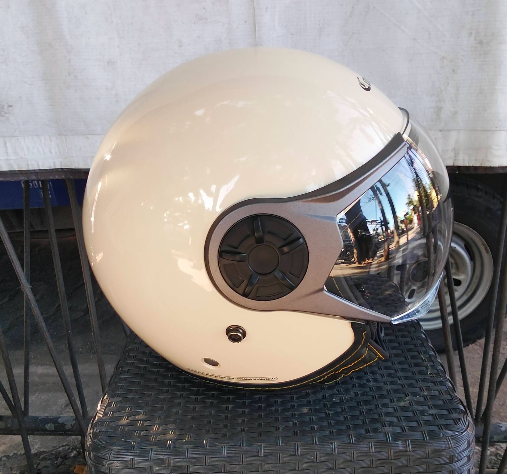 DIJUAL HELM ORIGINAL CARGLOSS YRM – WARNA CREAM 🔥