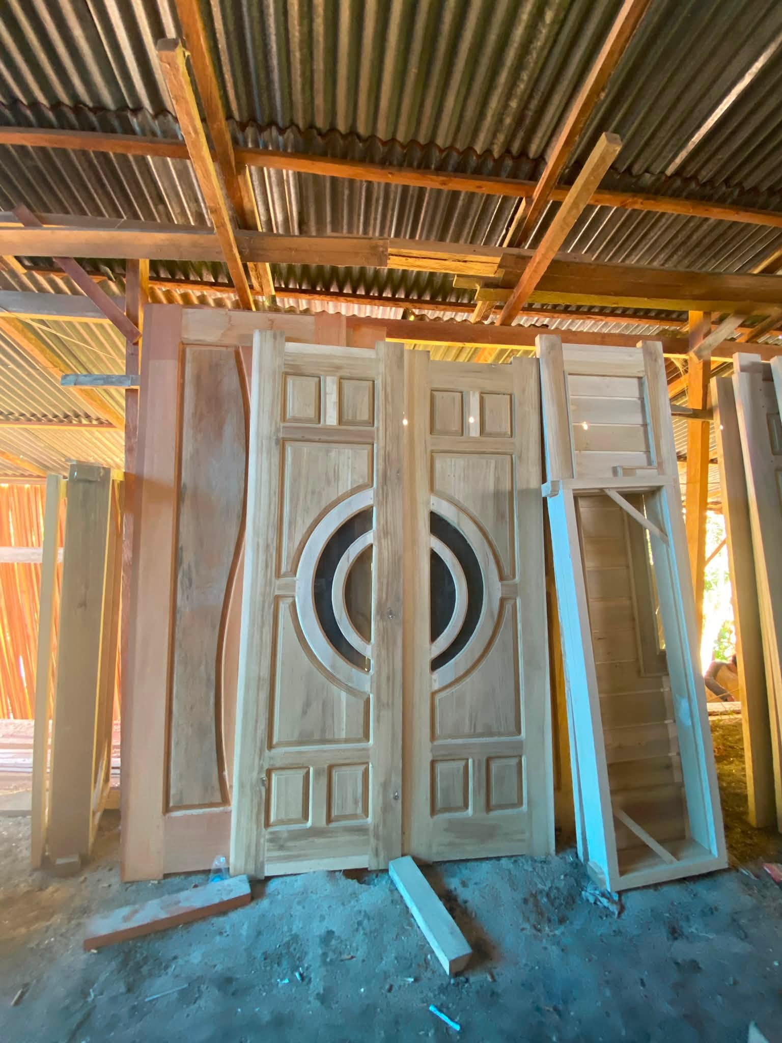 Menerima Pesanan Pintu, Jendela & Kusen Kayu Berkualitas
