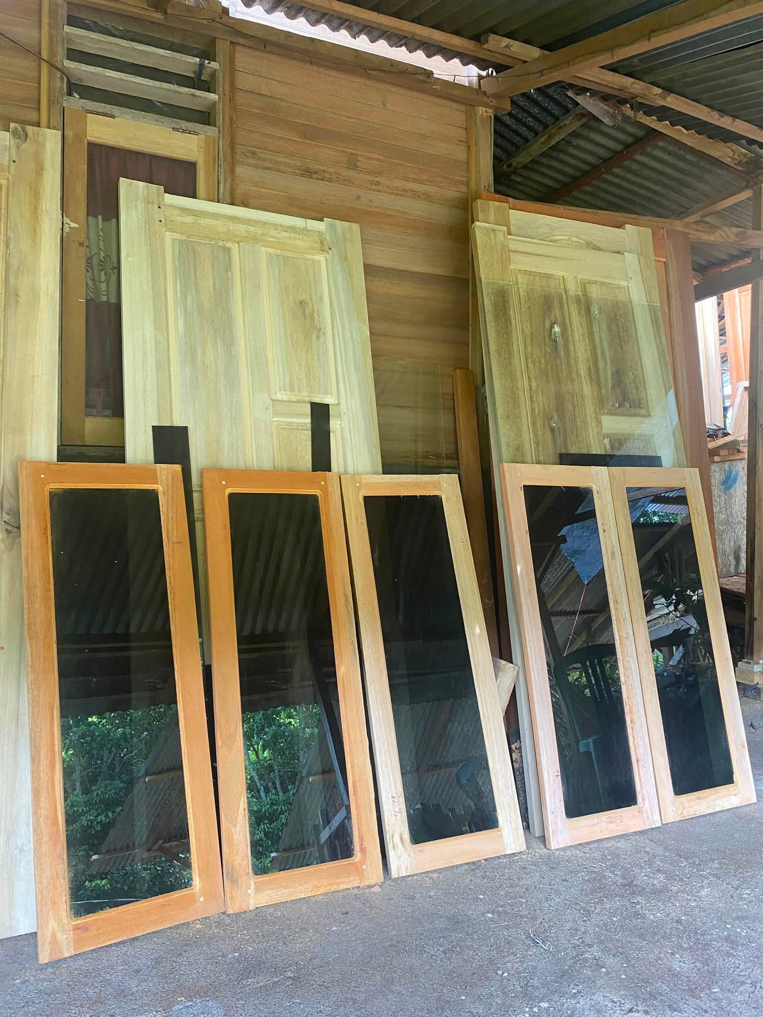 Menerima Pesanan Pintu, Jendela & Kusen Kayu Berkualitas