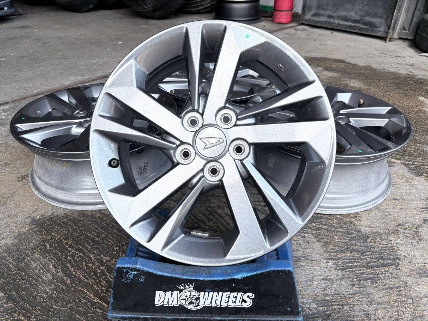 JUAL BELI VELG MOBIL SEMARANG – MODEL KEREN, HARGA BERSAHABAT! 🚗